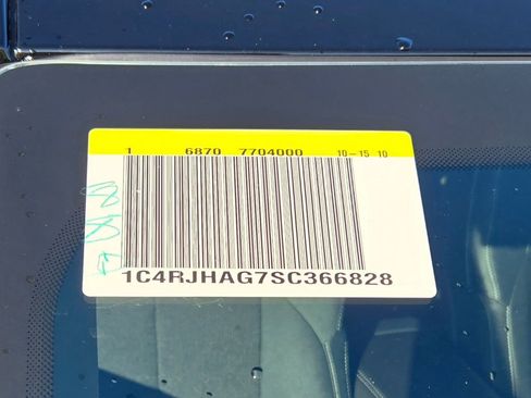 New 2025 Jeep Grand Cherokee Laredo X w/ Luxury Tech Group I image 30