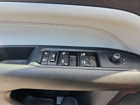 Used 2023 Jeep Compass Limited w/ Sun and Sound Group AWD/4WD image 26