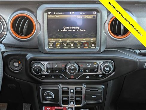 Used 2023 Jeep Gladiator Mojave w/ Cold Weather Group image 15