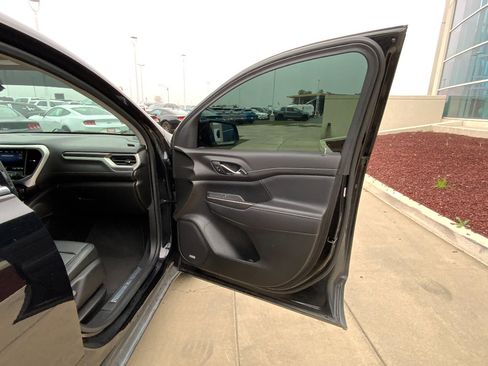 Used 2020 GMC Acadia SLT image 19