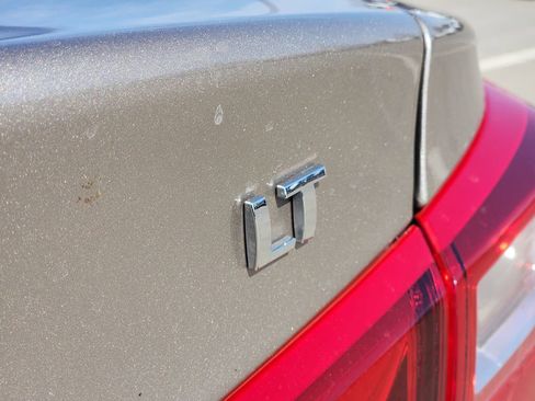 Used 2025 Chevrolet Malibu LT image 14