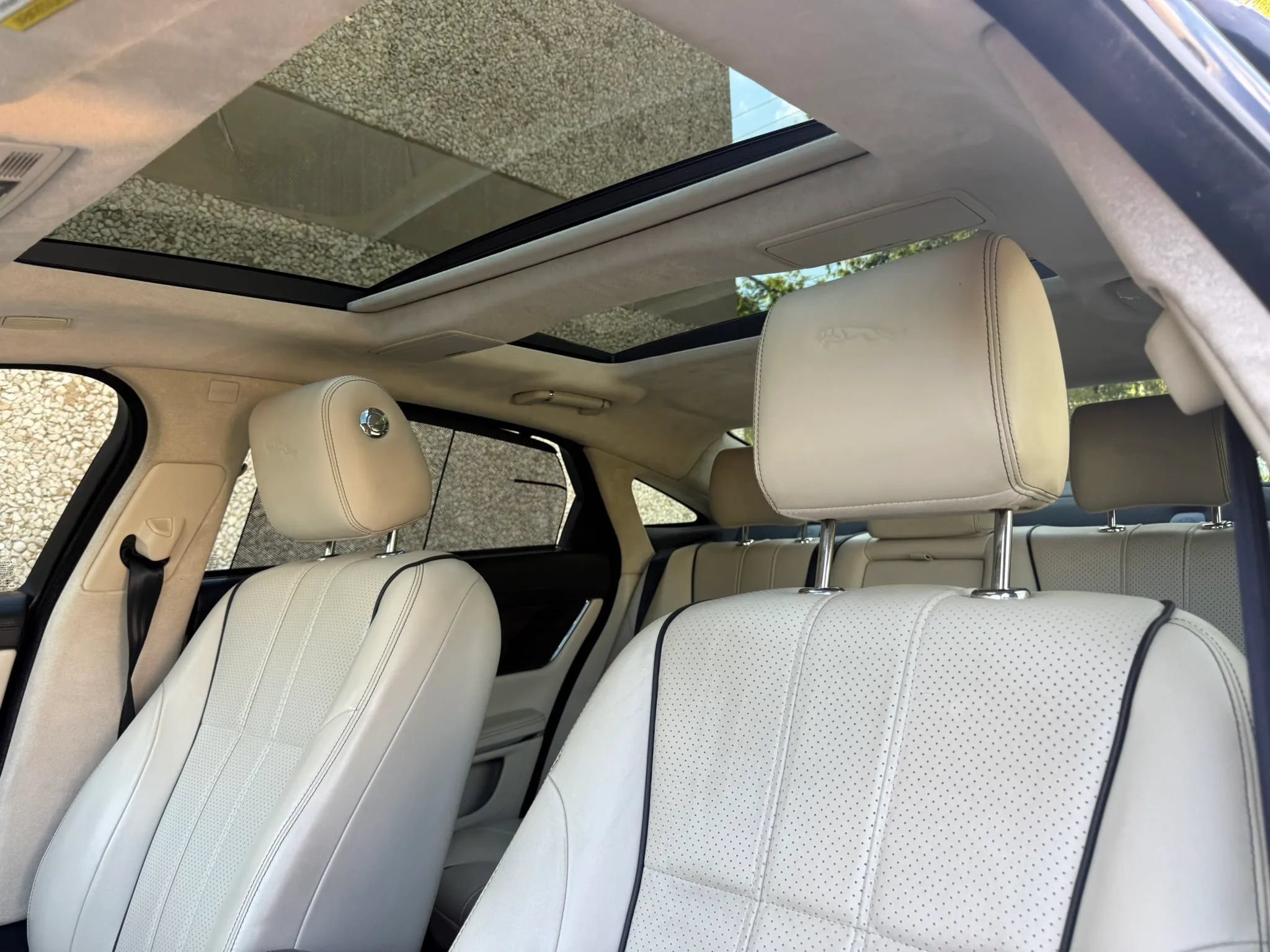 Used 2015 Jaguar XJ L Portfolio RWD image 10
