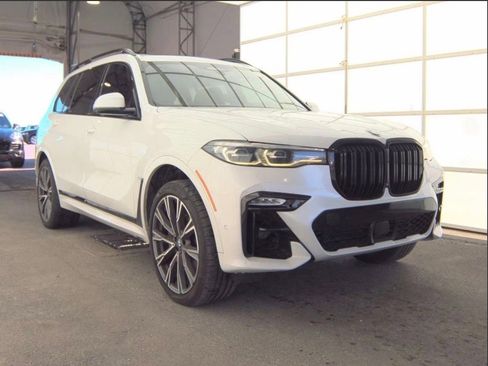 Used 2019 BMW X7 xDrive40i w/ Dynamic Handling Package AWD/4WD image 2
