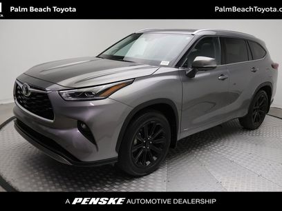 Used 2025 Toyota Highlander Platinum