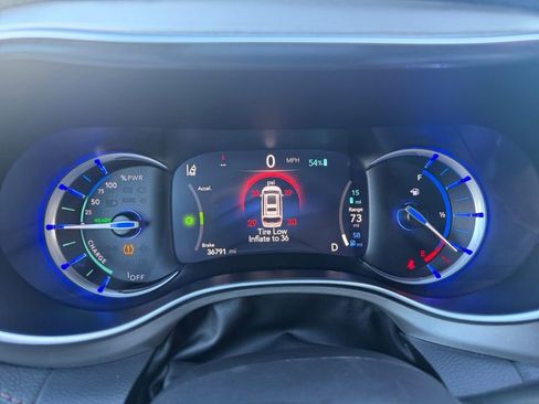 Used 2024 Chrysler Pacifica Pinnacle image 23