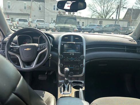 Used 2015 Chevrolet Malibu LT image 11