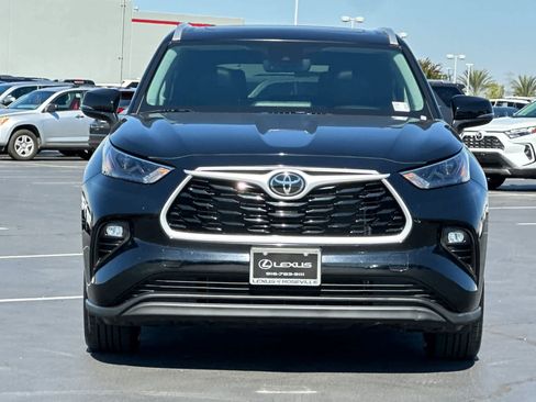 Used 2024 Toyota Highlander XLE image 10