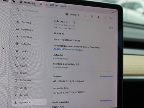 Used 2021 Tesla Model Y Long Range image 18