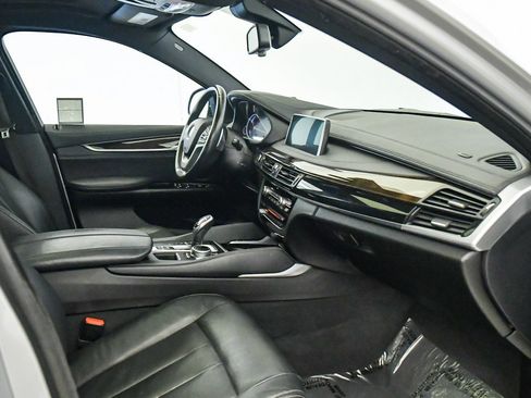 Used 2019 BMW X6 sDrive35i image 16