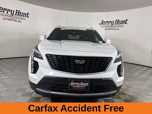 Used 2022 Cadillac XT4 Premium Luxury w/ Safety Alert Package image 3