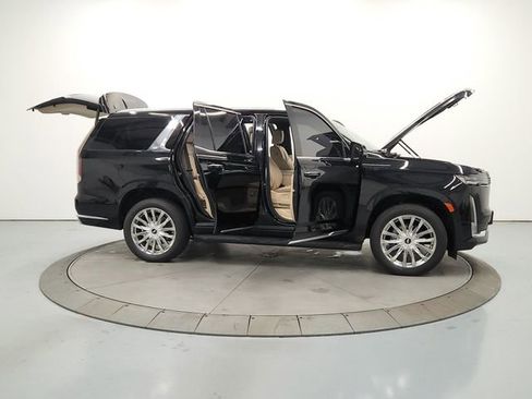 Used 2023 Cadillac Escalade Premium Luxury image 16