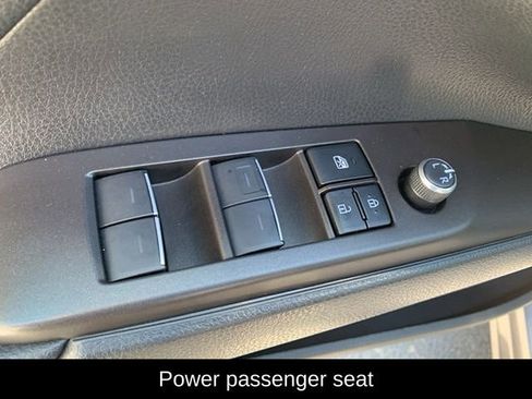 Used 2023 Toyota Camry XSE image 18