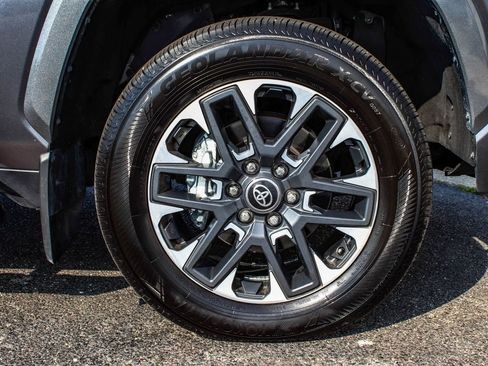 Used 2025 Toyota Tundra Limited AWD/4WD image 7