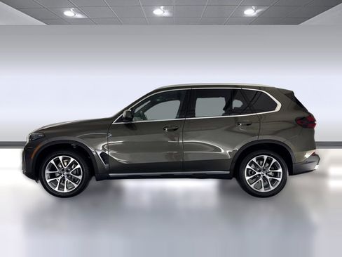 Used 2026 BMW X5 xDrive40i w/ Climate Comfort Package AWD/4WD image 2