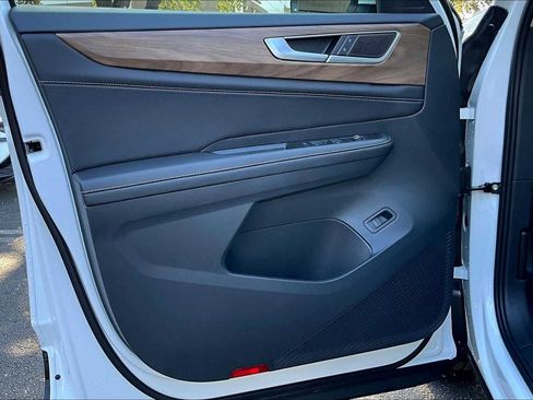 New 2026 Volkswagen Atlas SE image 10