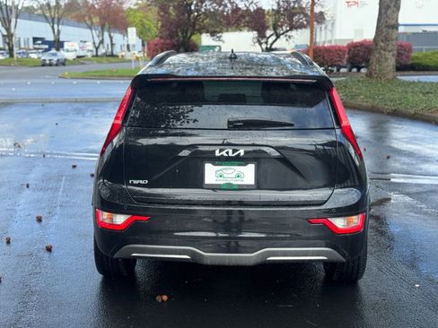 Used 2023 Kia Niro Wind w/ Wind Preserve Package FWD image 6