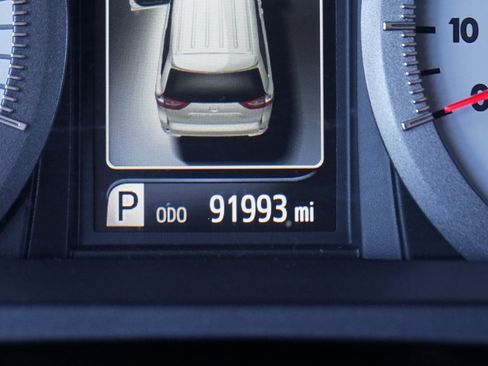 Used 2016 Toyota Sienna SE image 26