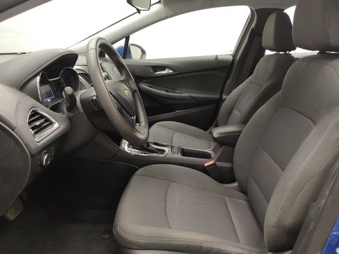 Used 2019 Chevrolet Cruze LT w/ Convenience Package FWD image 17