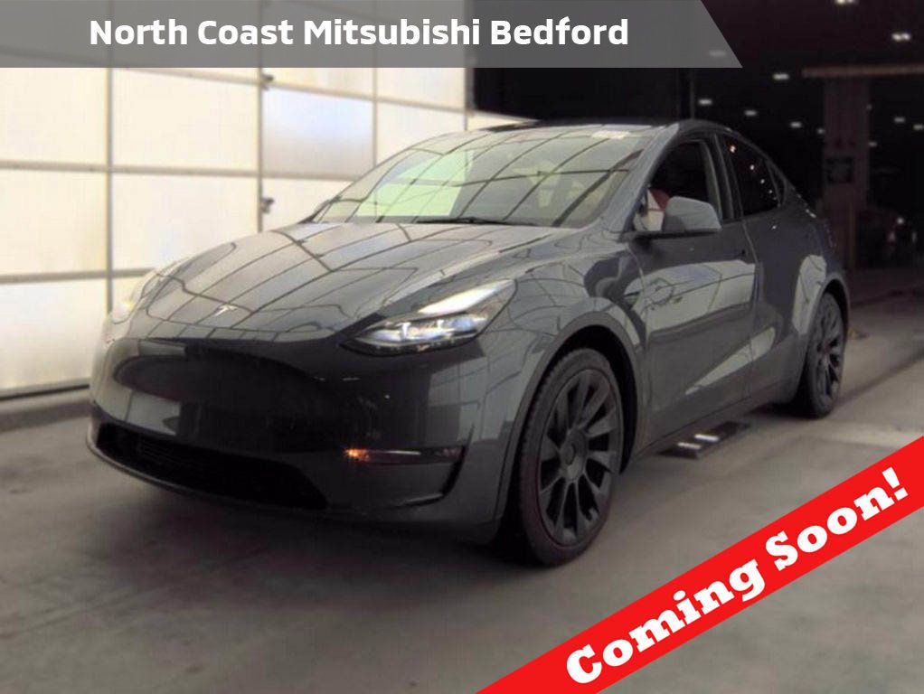 Used 2023 Tesla Model Y Long Range AWD/4WD image 1