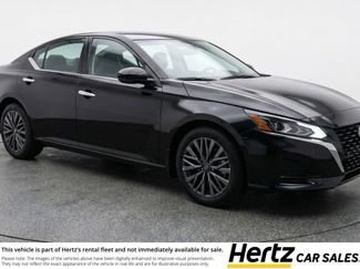 Used 2025 Nissan Altima 2.5 SV video 1