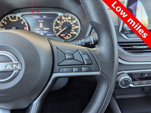 Used 2024 Nissan Altima 2.5 SV image 20