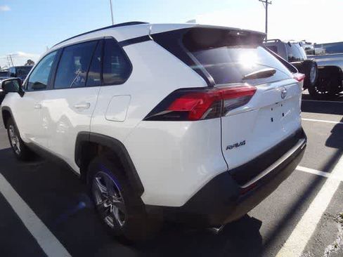 Used 2025 Toyota RAV4 XLE image 7