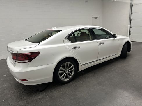 Used 2014 Lexus LS 460 AWD w/ Comfort Package image 10