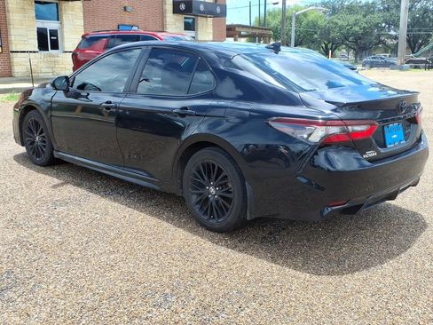 Used 2022 Toyota Camry SE FWD image 5