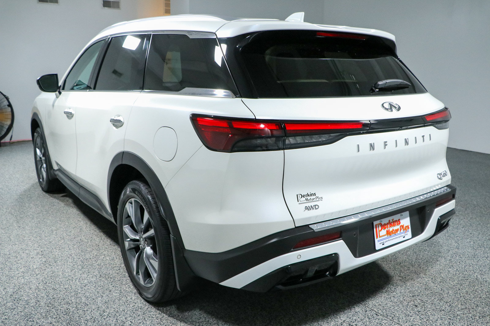 Used 2024 INFINITI QX60 Luxe w/ Vision Package AWD/4WD image 9