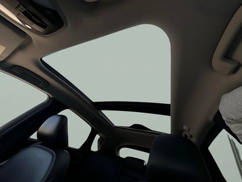 Used 2022 INFINITI QX50 Essential image 32