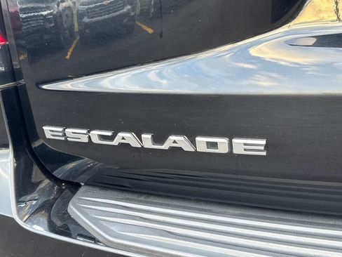 Used 2022 Cadillac Escalade ESV Premium Luxury w/ LPO, Floor Liner Package AWD/4WD image 7