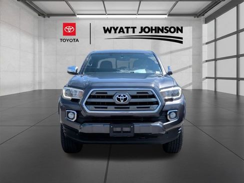 Used 2016 Toyota Tacoma Limited w/ Towing Package AWD/4WD image 8