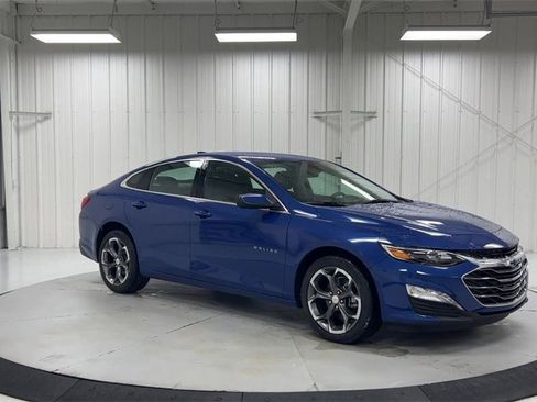 Used 2023 Chevrolet Malibu LT image 2