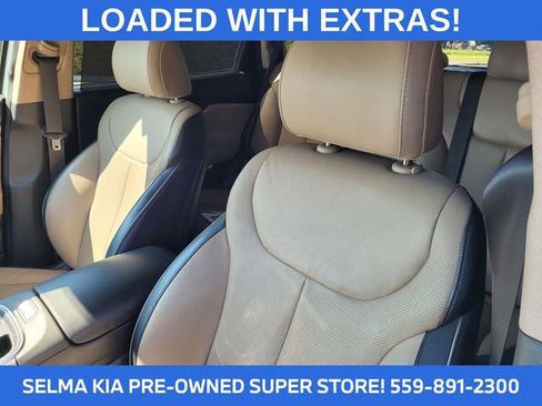 Used 2021 Hyundai Santa Fe Limited image 13
