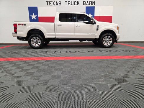Used 2019 Ford F350 Platinum w/ Platinum Ultimate Package image 14