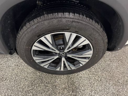 Used 2023 Nissan Rogue SV image 15