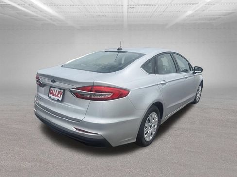 Used 2019 Ford Fusion S FWD image 4