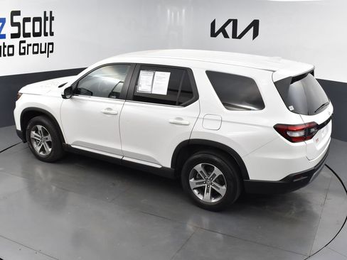 Used 2024 Honda Pilot EX-L image 11
