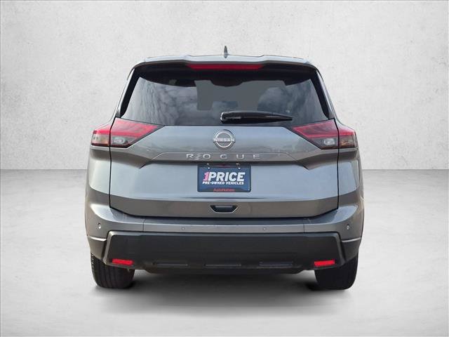 Used 2025 Nissan Rogue SV FWD image 7