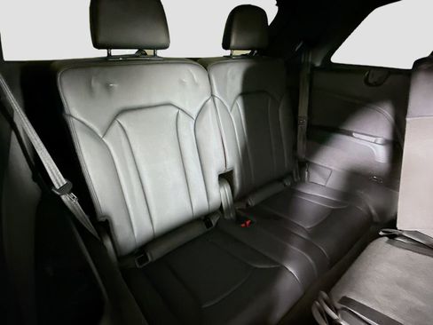 Used 2019 Audi Q7 3.0T Premium w/ Cold Weather Package image 27