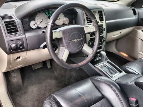 Used 2006 Chrysler 300 SRT8 w/ SRT Option Group I image 10