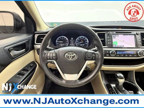 Used 2015 Toyota Highlander XLE AWD/4WD image 34