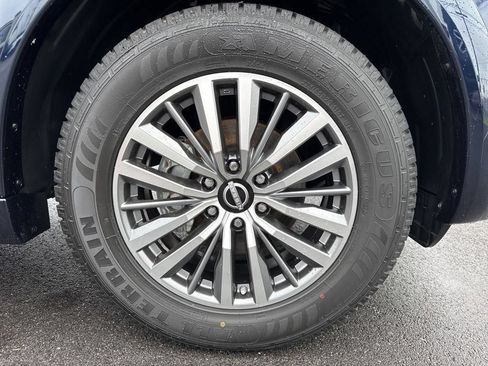 Used 2021 Nissan Armada SL w/ Captain's Chairs Package RWD image 13