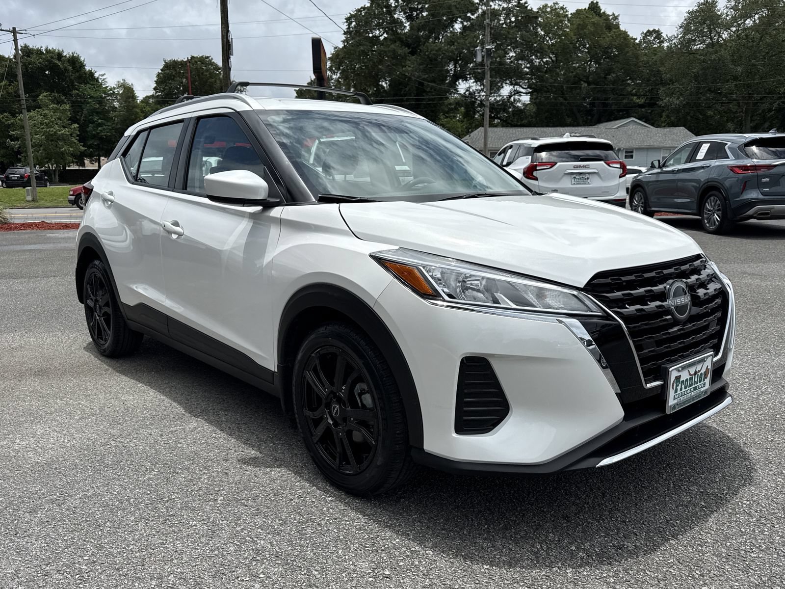 Used 2023 Nissan Kicks SV w/ Exterior Package FWD image 7