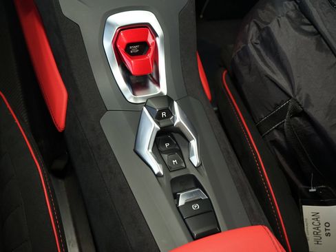 Used 2023 Lamborghini Huracan STO image 25