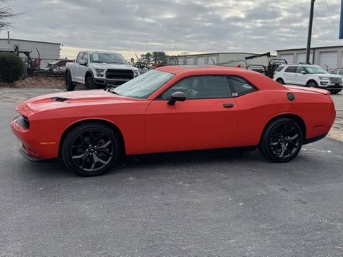 Used 2018 Dodge Challenger SXT Plus image 4