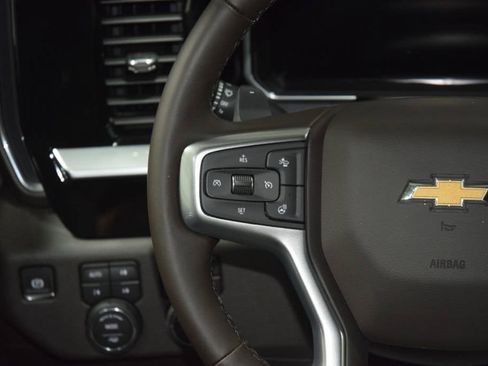 Used 2026 Chevrolet Silverado 1500 LTZ w/ LTZ Premium Package AWD/4WD image 36