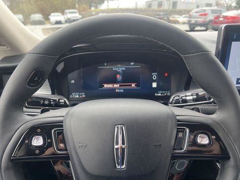 Used 2023 Lincoln Corsair AWD w/ Equipment Group 101A image 13