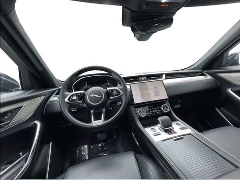 Used 2025 Jaguar F-PACE R-Dynamic S AWD/4WD image 35