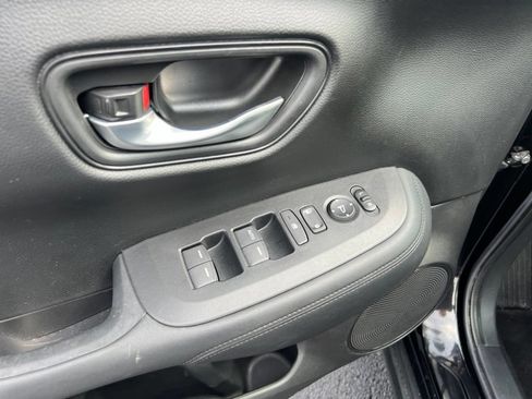 Used 2023 Honda HR-V LX image 21